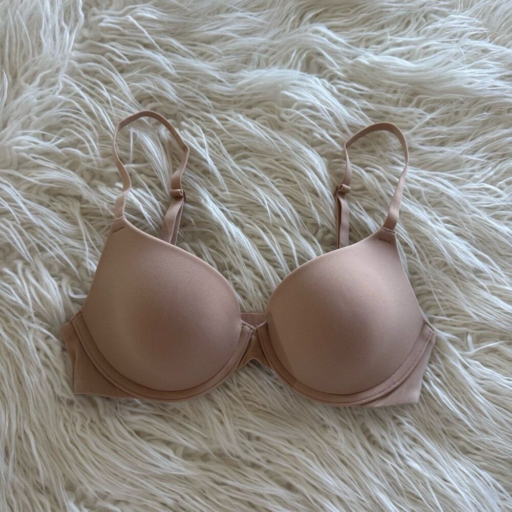 Skims Fits Everybody T-shirt Bra Clay Size 32B